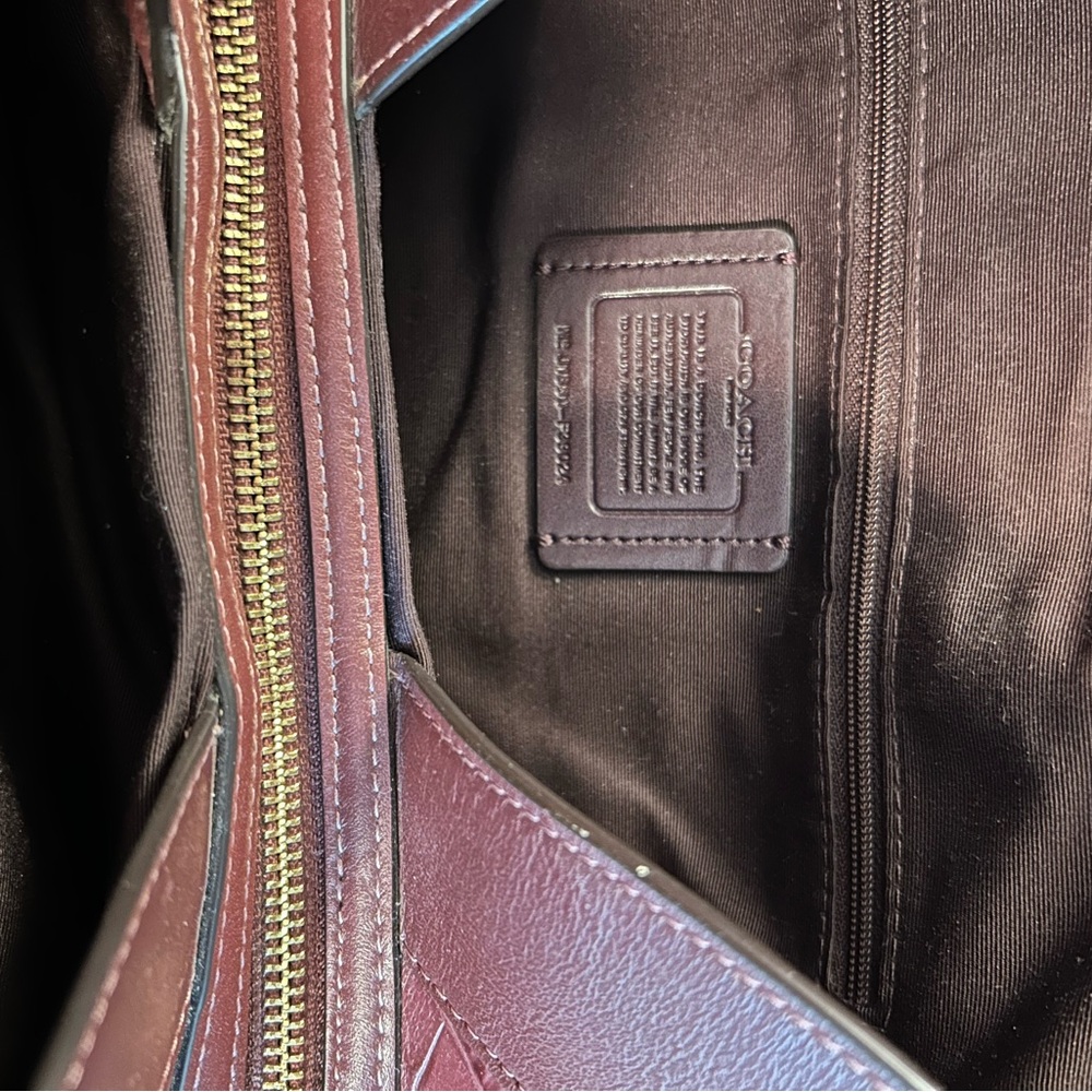 Coach Kristy Shoulder Bag Burgundy Patterned - Picture 6 of 9